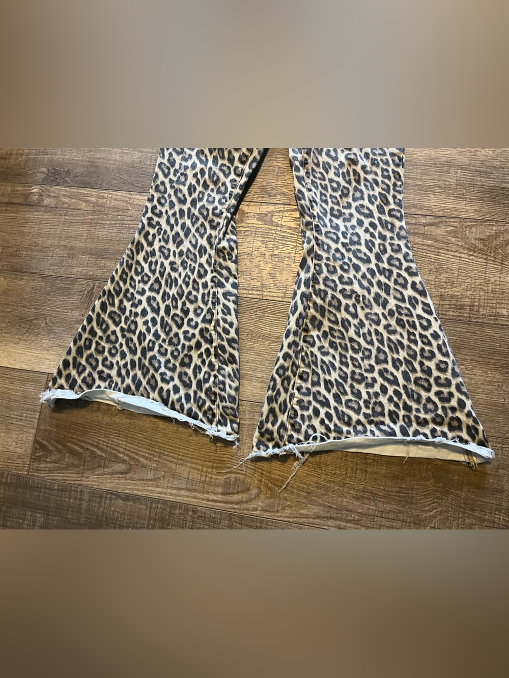 Judy Blue Leopard Print Super Flare Jeans with Raw Hem - Picture 3 of 8